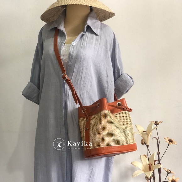 NWOT - KayikaBali - Isvara Drawstring Rattan Bucket Crossbody Bag - Picture 9 of 9